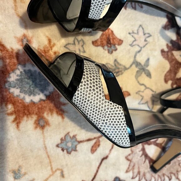 CALVIN KLEIN BLACK AND WHITE PUMPS LIKE NEW SZ 10M - Picture 4 of 9